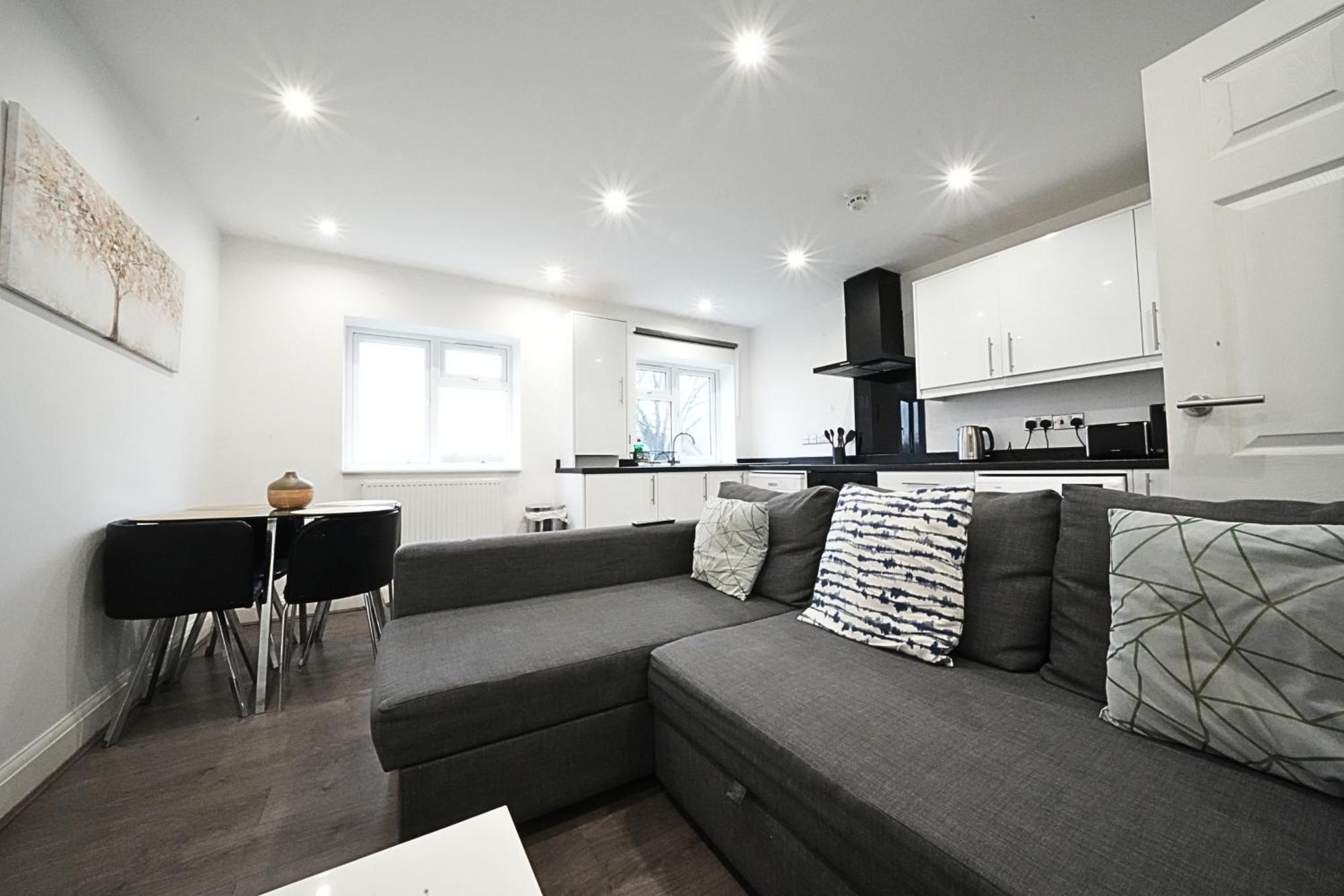 Hatton Apartments Heathrow Airport- Free Parking-Free Underground To And From Heathrow Airport Hatton Cross See Picture-See London Fast Hatton Cross To Central London 30Min Extérieur photo