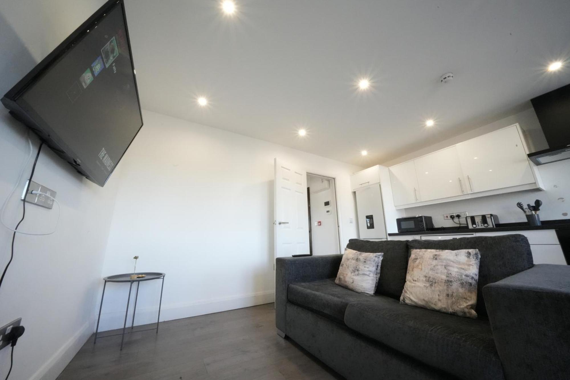 Hatton Apartments Heathrow Airport- Free Parking-Free Underground To And From Heathrow Airport Hatton Cross See Picture-See London Fast Hatton Cross To Central London 30Min Extérieur photo