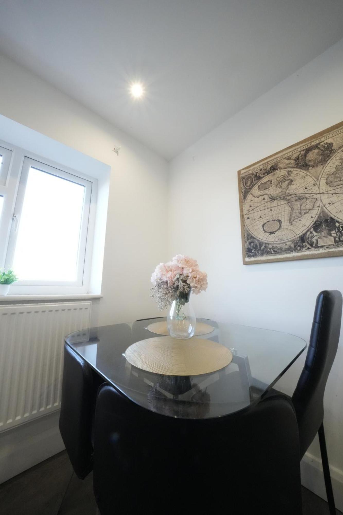 Hatton Apartments Heathrow Airport- Free Parking-Free Underground To And From Heathrow Airport Hatton Cross See Picture-See London Fast Hatton Cross To Central London 30Min Extérieur photo