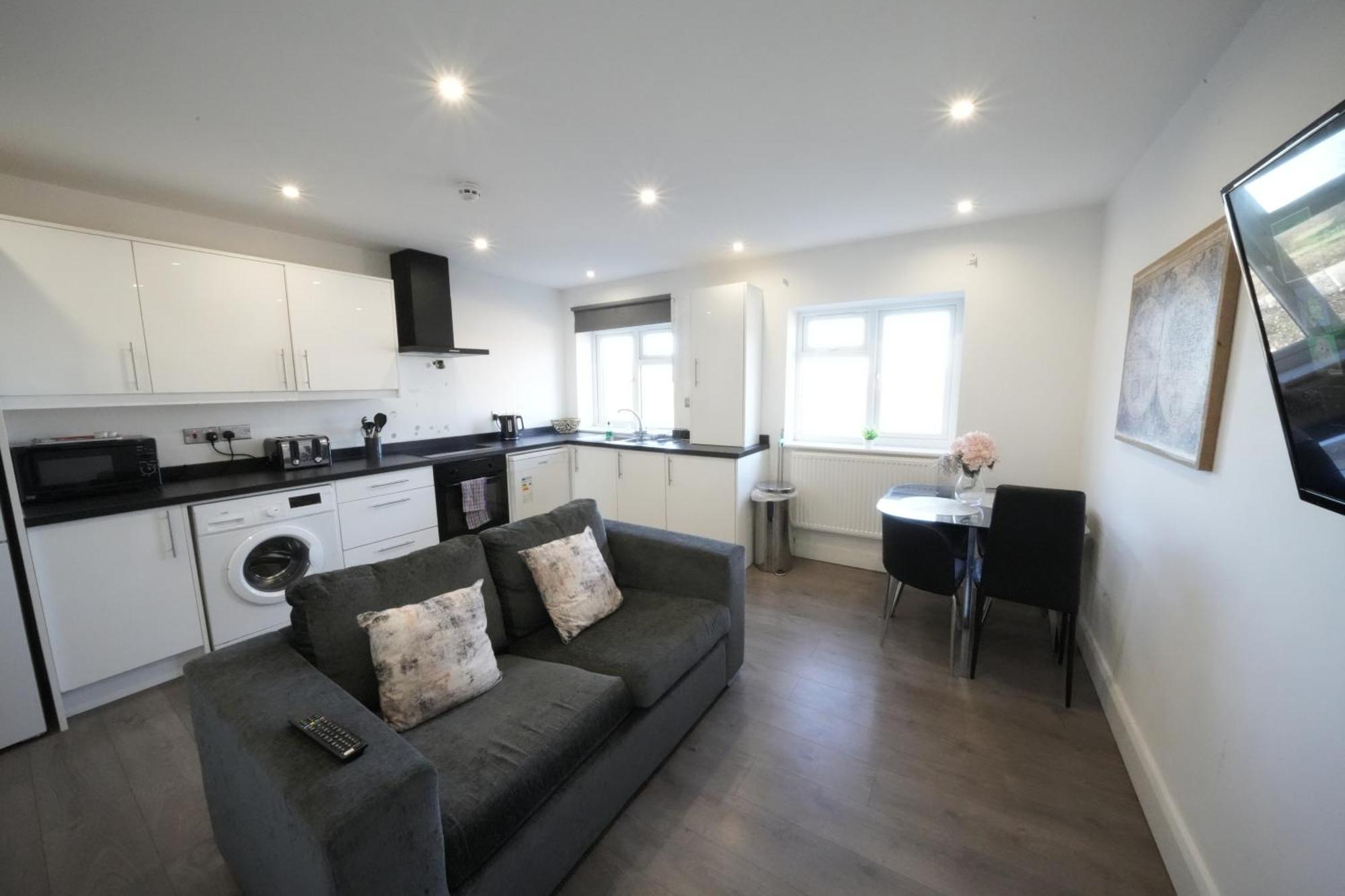 Hatton Apartments Heathrow Airport- Free Parking-Free Underground To And From Heathrow Airport Hatton Cross See Picture-See London Fast Hatton Cross To Central London 30Min Extérieur photo