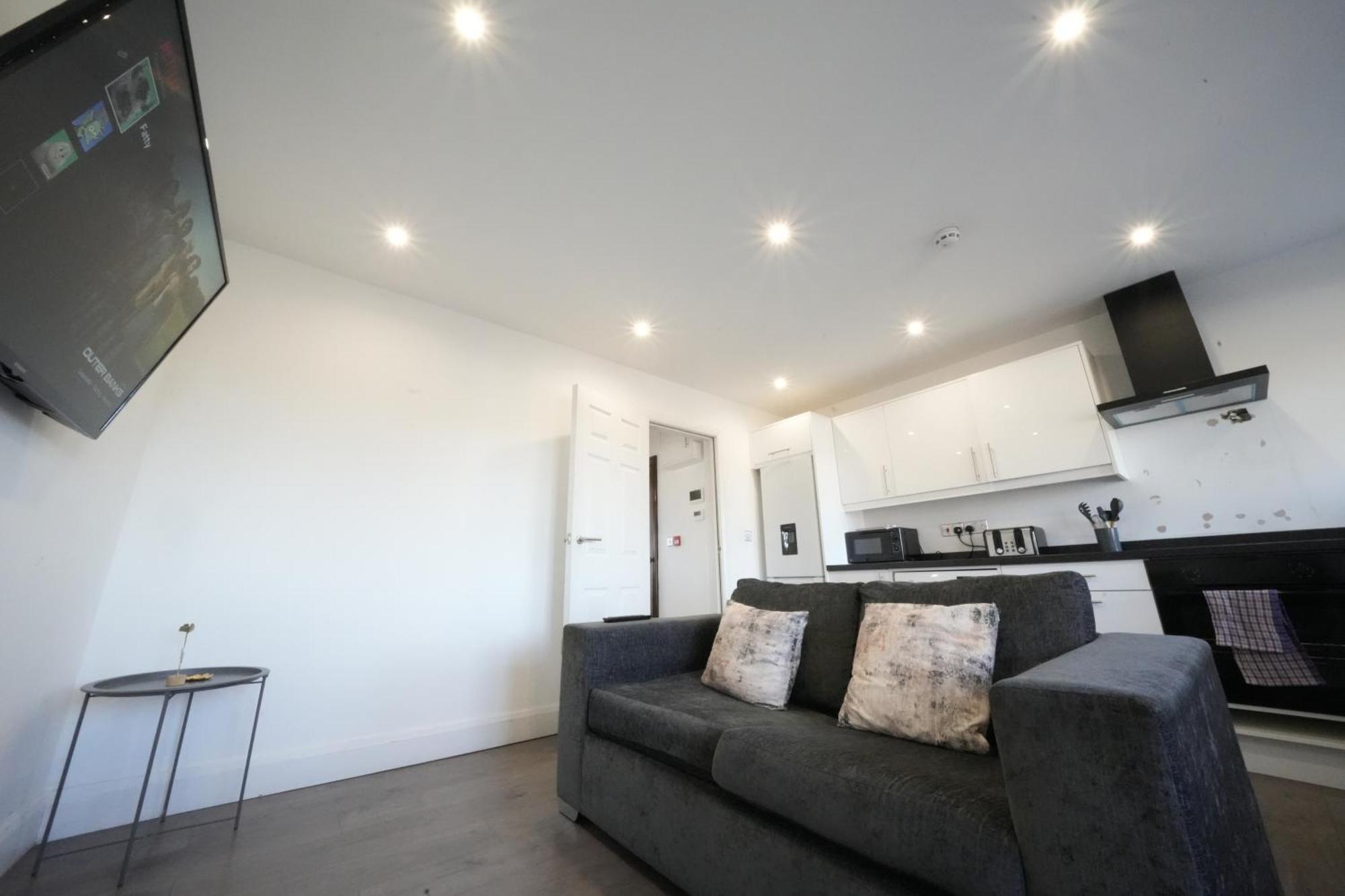 Hatton Apartments Heathrow Airport- Free Parking-Free Underground To And From Heathrow Airport Hatton Cross See Picture-See London Fast Hatton Cross To Central London 30Min Extérieur photo