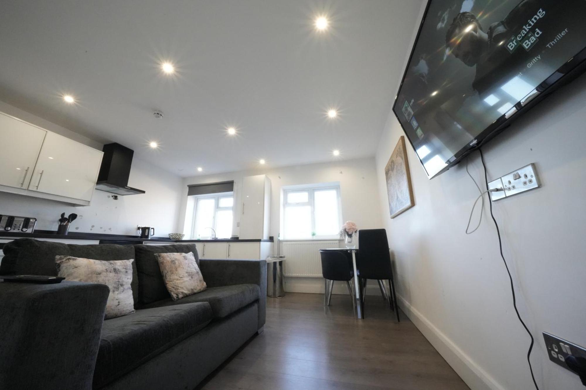 Hatton Apartments Heathrow Airport- Free Parking-Free Underground To And From Heathrow Airport Hatton Cross See Picture-See London Fast Hatton Cross To Central London 30Min Extérieur photo