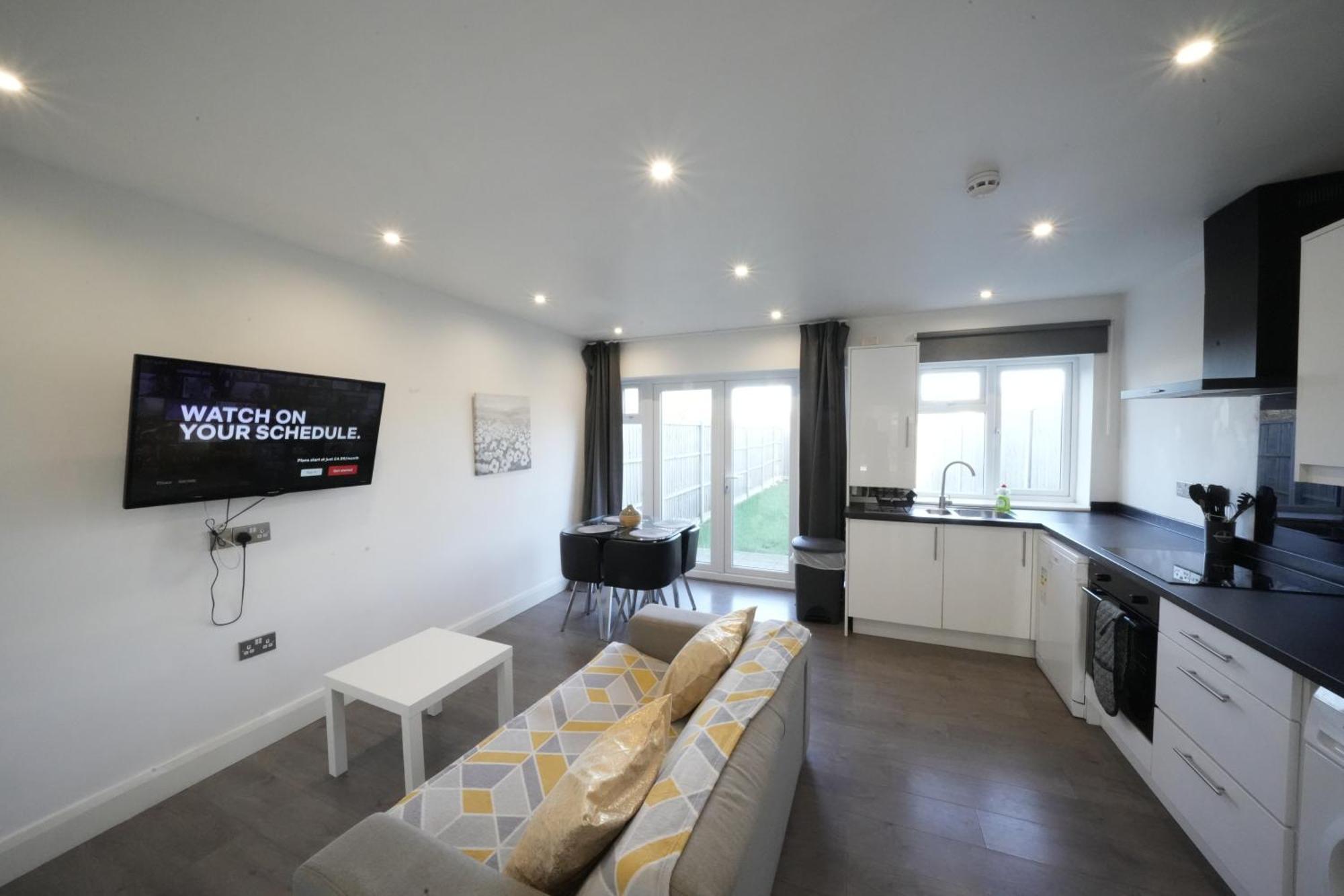 Hatton Apartments Heathrow Airport- Free Parking-Free Underground To And From Heathrow Airport Hatton Cross See Picture-See London Fast Hatton Cross To Central London 30Min Extérieur photo
