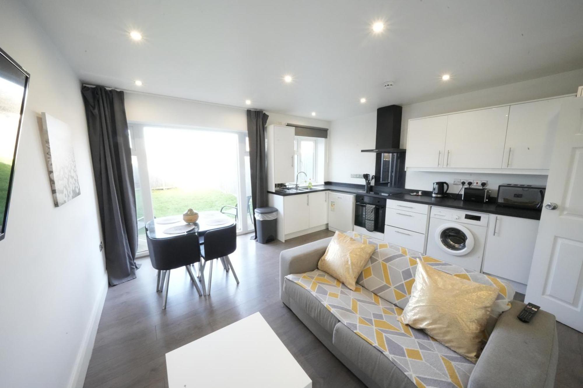 Hatton Apartments Heathrow Airport- Free Parking-Free Underground To And From Heathrow Airport Hatton Cross See Picture-See London Fast Hatton Cross To Central London 30Min Extérieur photo