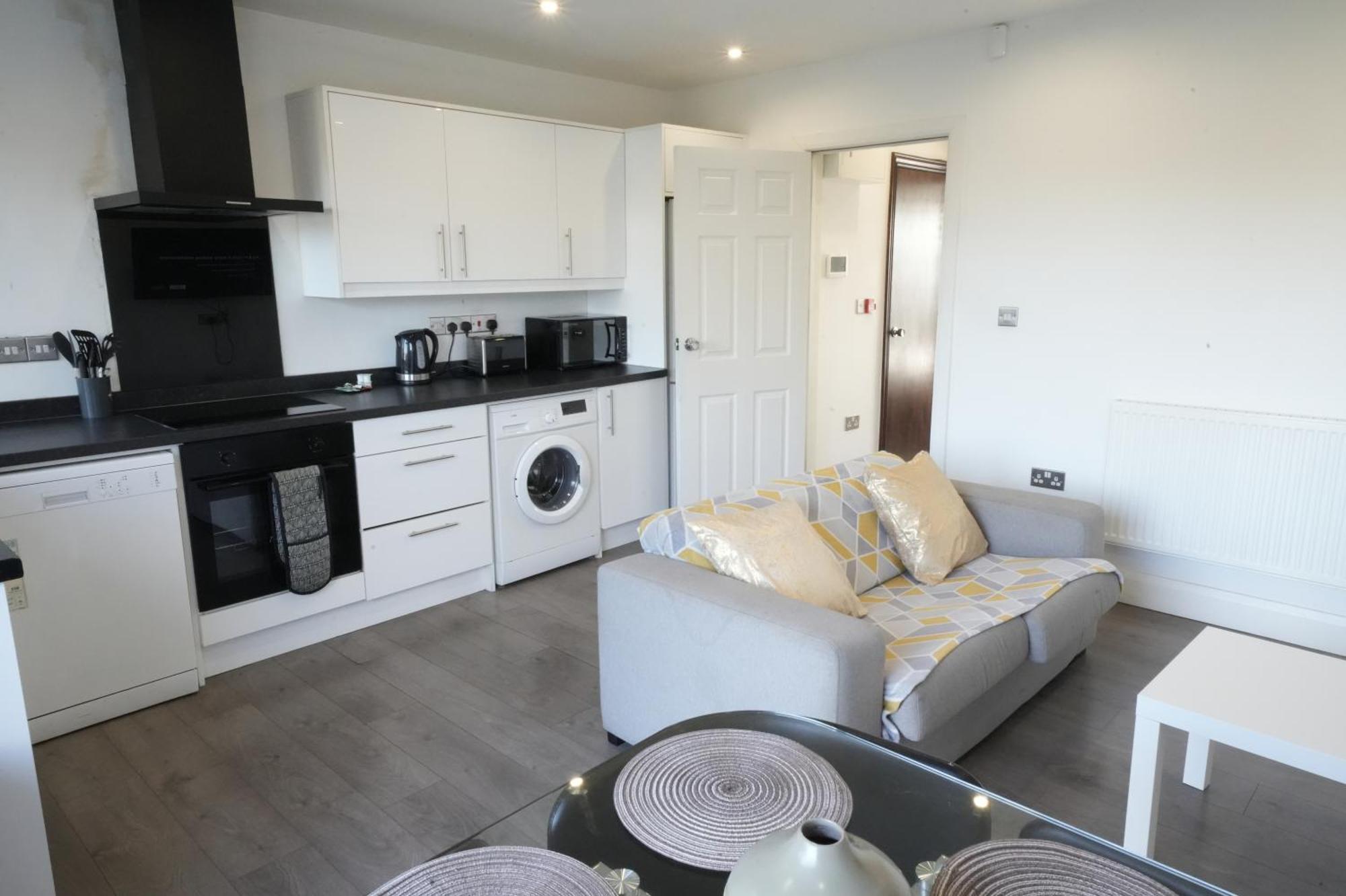 Hatton Apartments Heathrow Airport- Free Parking-Free Underground To And From Heathrow Airport Hatton Cross See Picture-See London Fast Hatton Cross To Central London 30Min Extérieur photo