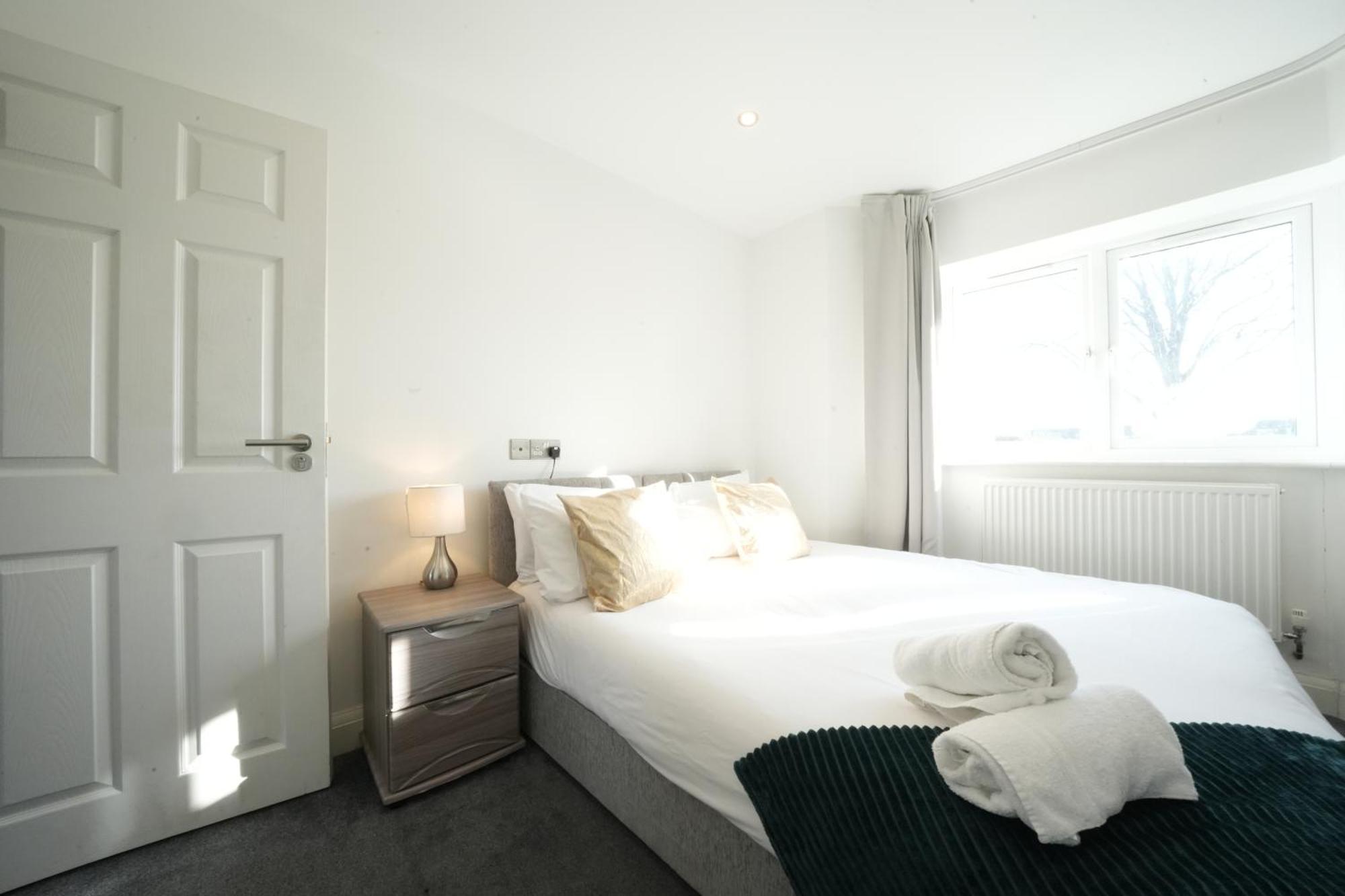 Hatton Apartments Heathrow Airport- Free Parking-Free Underground To And From Heathrow Airport Hatton Cross See Picture-See London Fast Hatton Cross To Central London 30Min Extérieur photo