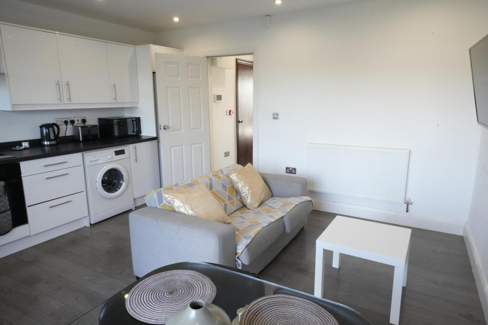 Hatton Apartments Heathrow Airport- Free Parking-Free Underground To And From Heathrow Airport Hatton Cross See Picture-See London Fast Hatton Cross To Central London 30Min Extérieur photo
