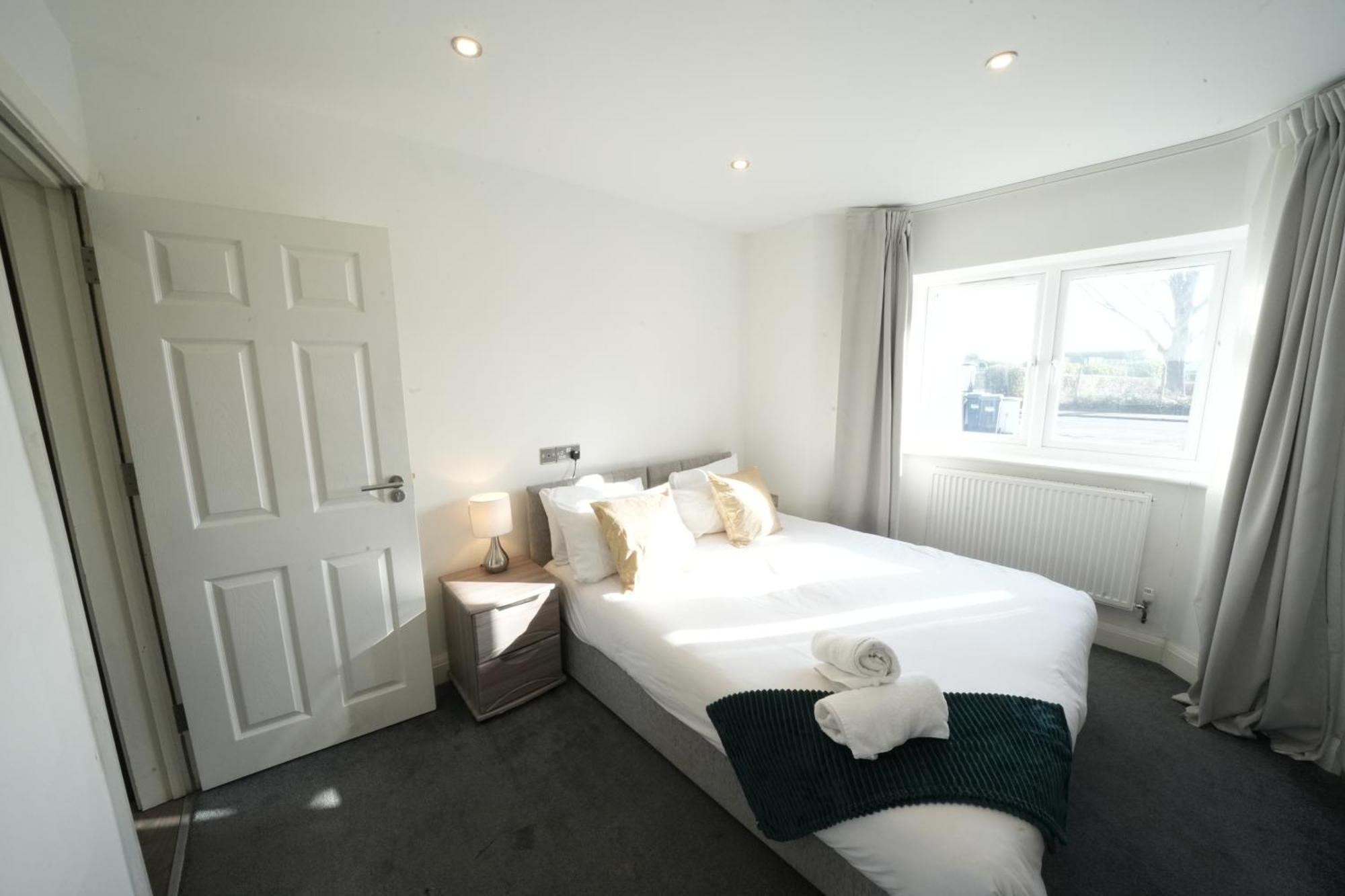 Hatton Apartments Heathrow Airport- Free Parking-Free Underground To And From Heathrow Airport Hatton Cross See Picture-See London Fast Hatton Cross To Central London 30Min Extérieur photo