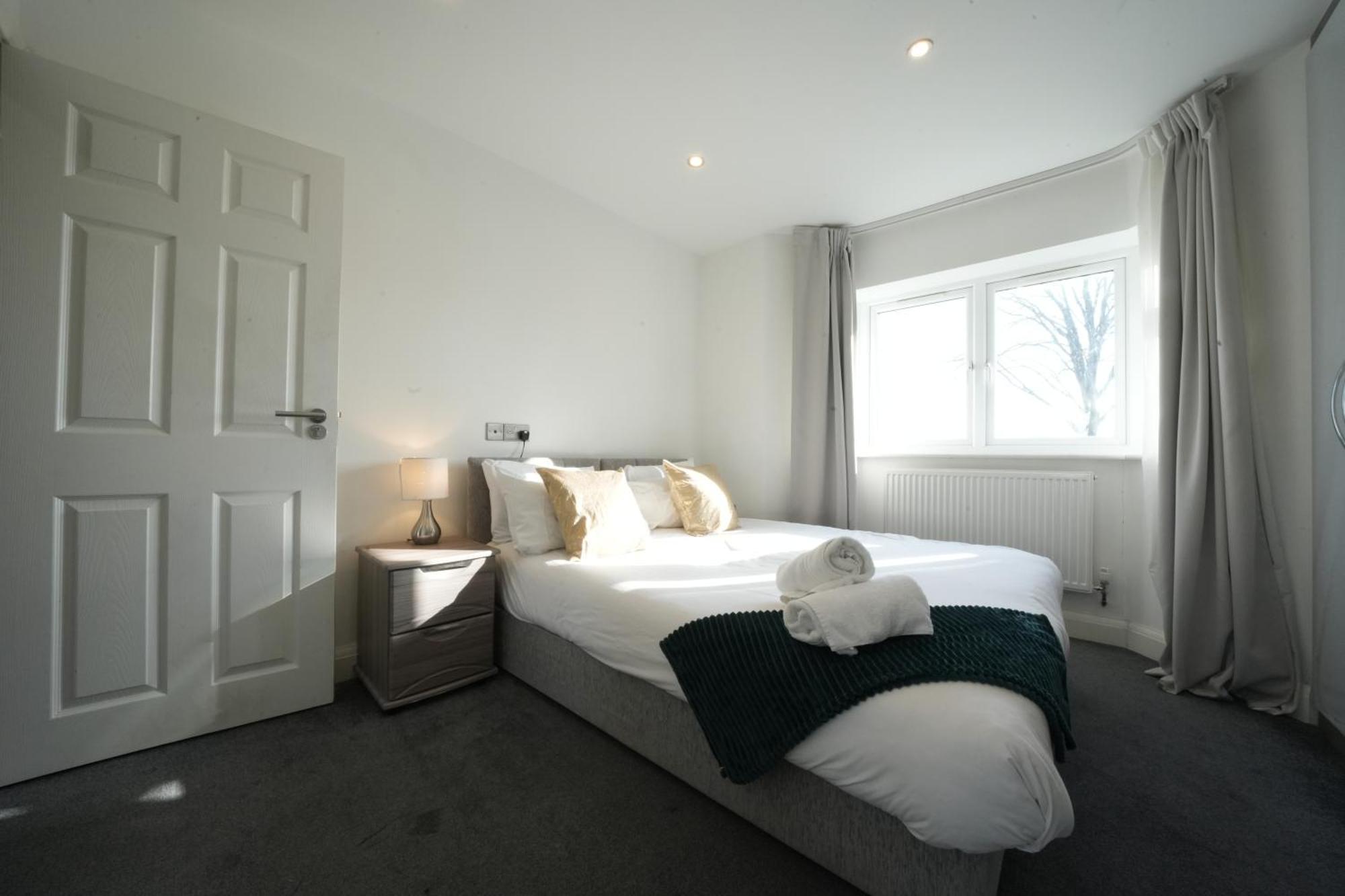 Hatton Apartments Heathrow Airport- Free Parking-Free Underground To And From Heathrow Airport Hatton Cross See Picture-See London Fast Hatton Cross To Central London 30Min Extérieur photo