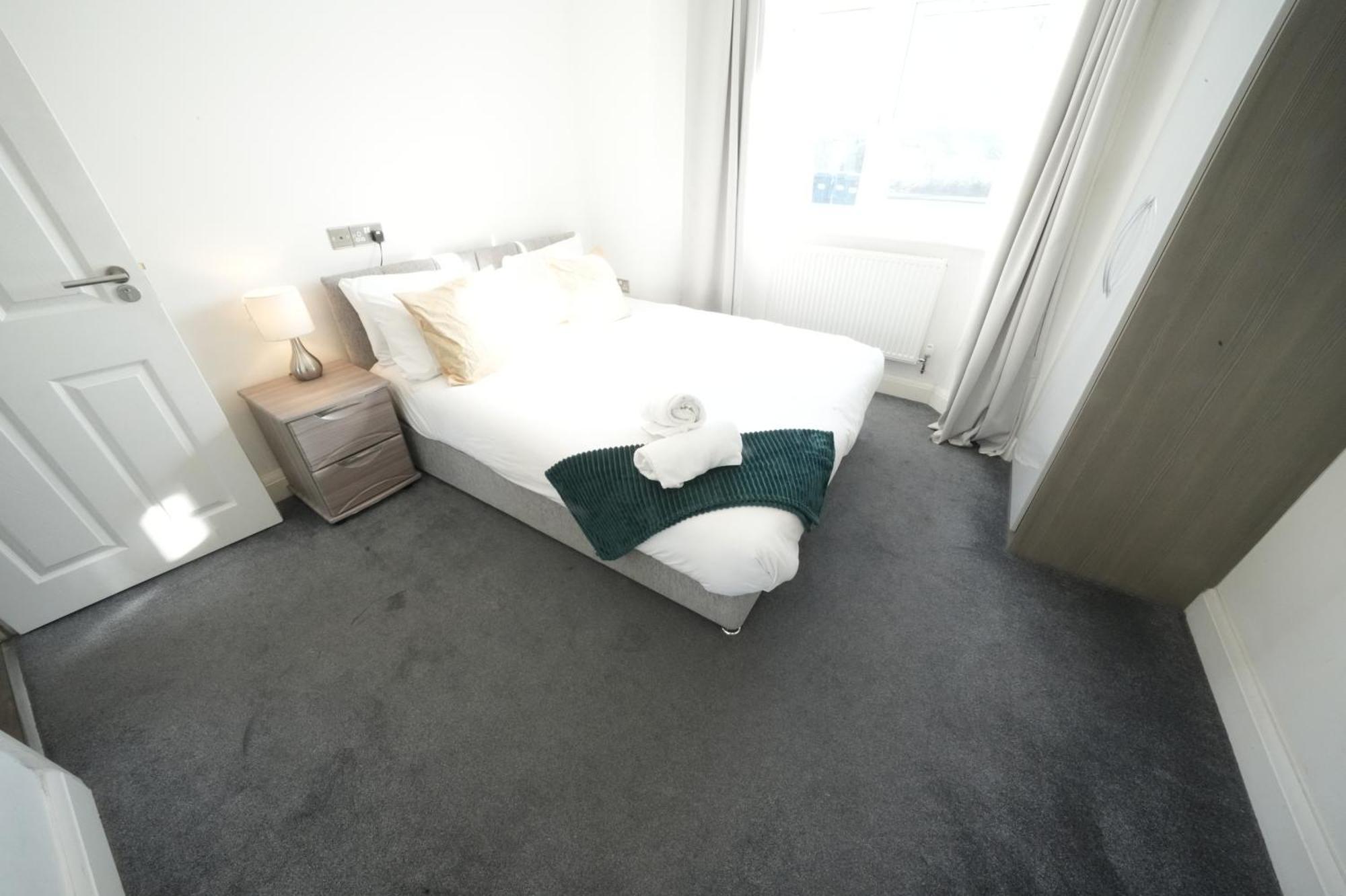 Hatton Apartments Heathrow Airport- Free Parking-Free Underground To And From Heathrow Airport Hatton Cross See Picture-See London Fast Hatton Cross To Central London 30Min Extérieur photo