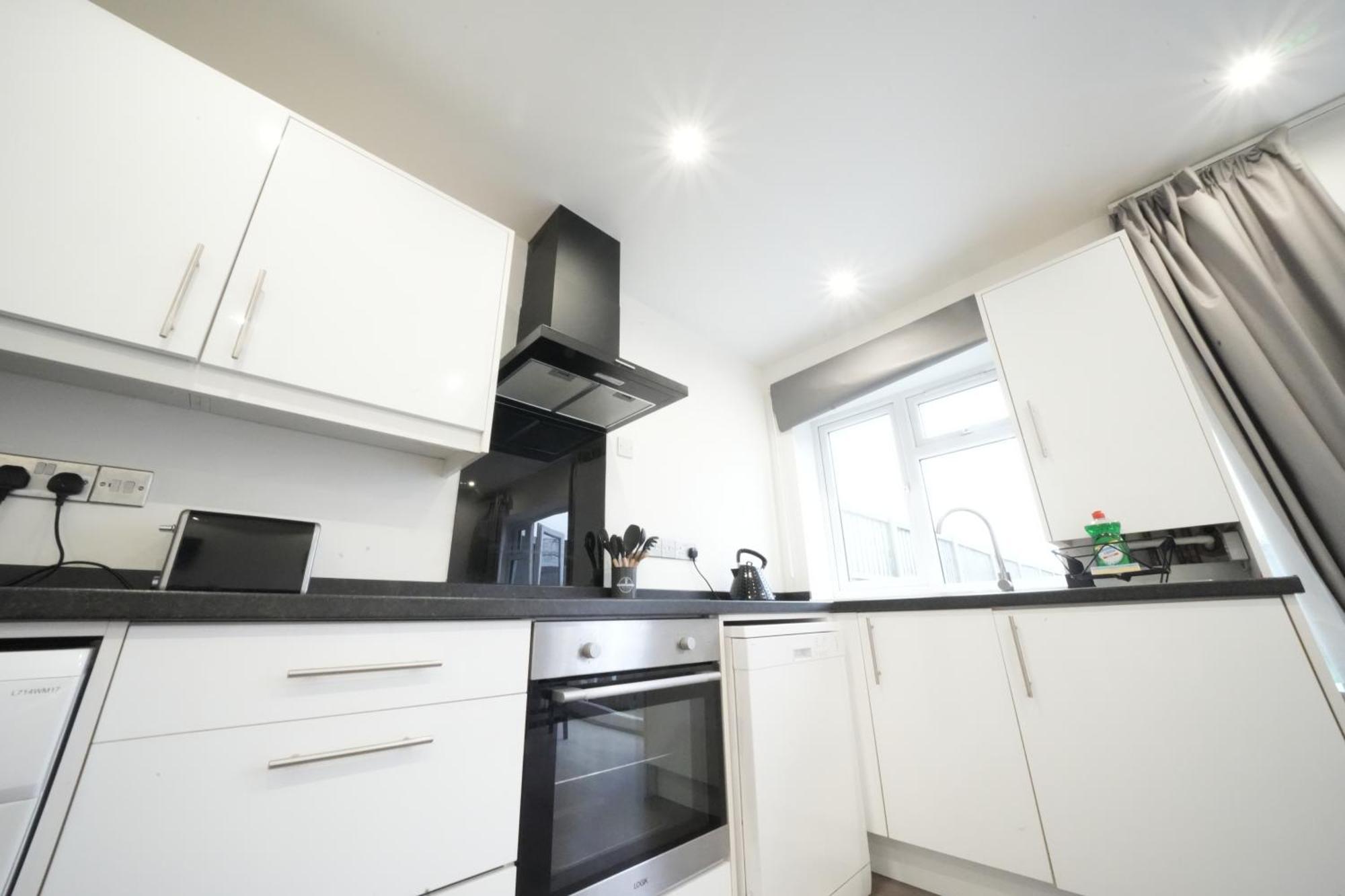 Hatton Apartments Heathrow Airport- Free Parking-Free Underground To And From Heathrow Airport Hatton Cross See Picture-See London Fast Hatton Cross To Central London 30Min Extérieur photo