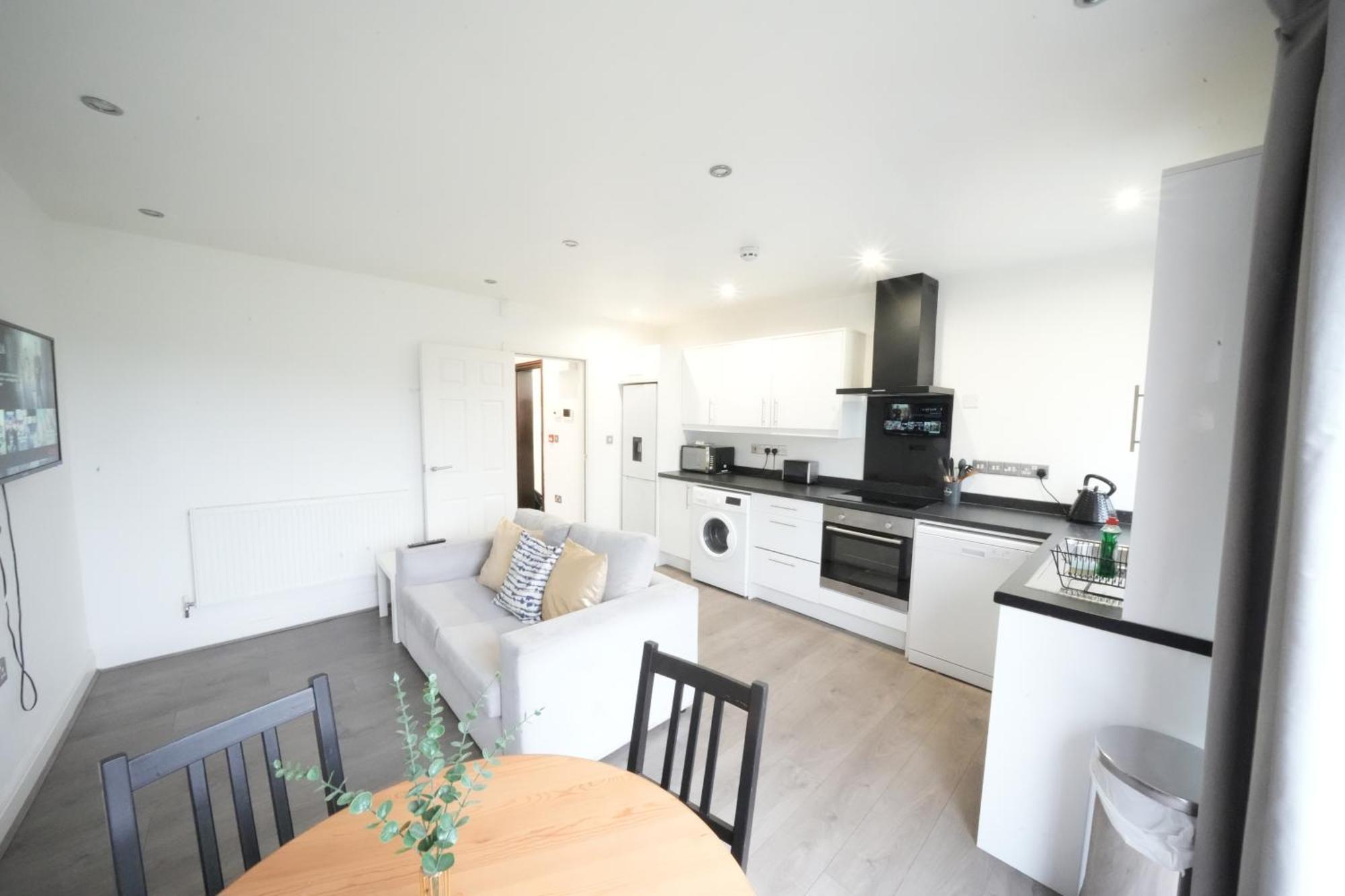 Hatton Apartments Heathrow Airport- Free Parking-Free Underground To And From Heathrow Airport Hatton Cross See Picture-See London Fast Hatton Cross To Central London 30Min Extérieur photo
