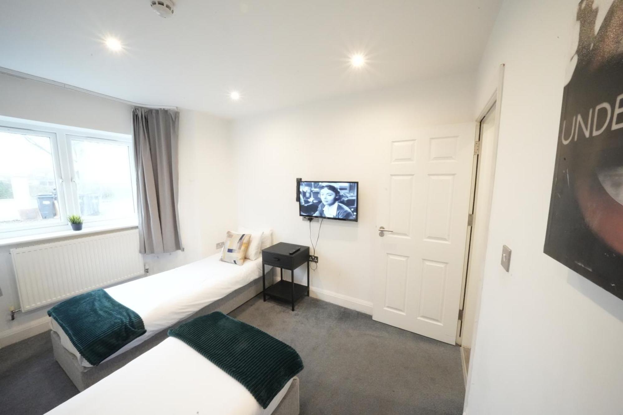 Hatton Apartments Heathrow Airport- Free Parking-Free Underground To And From Heathrow Airport Hatton Cross See Picture-See London Fast Hatton Cross To Central London 30Min Extérieur photo